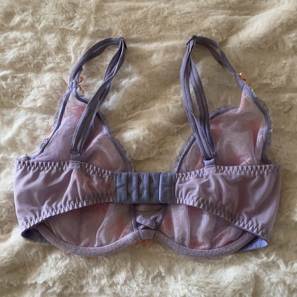 Victoria’s Secret Unlined Bra - Picture 3 of 4